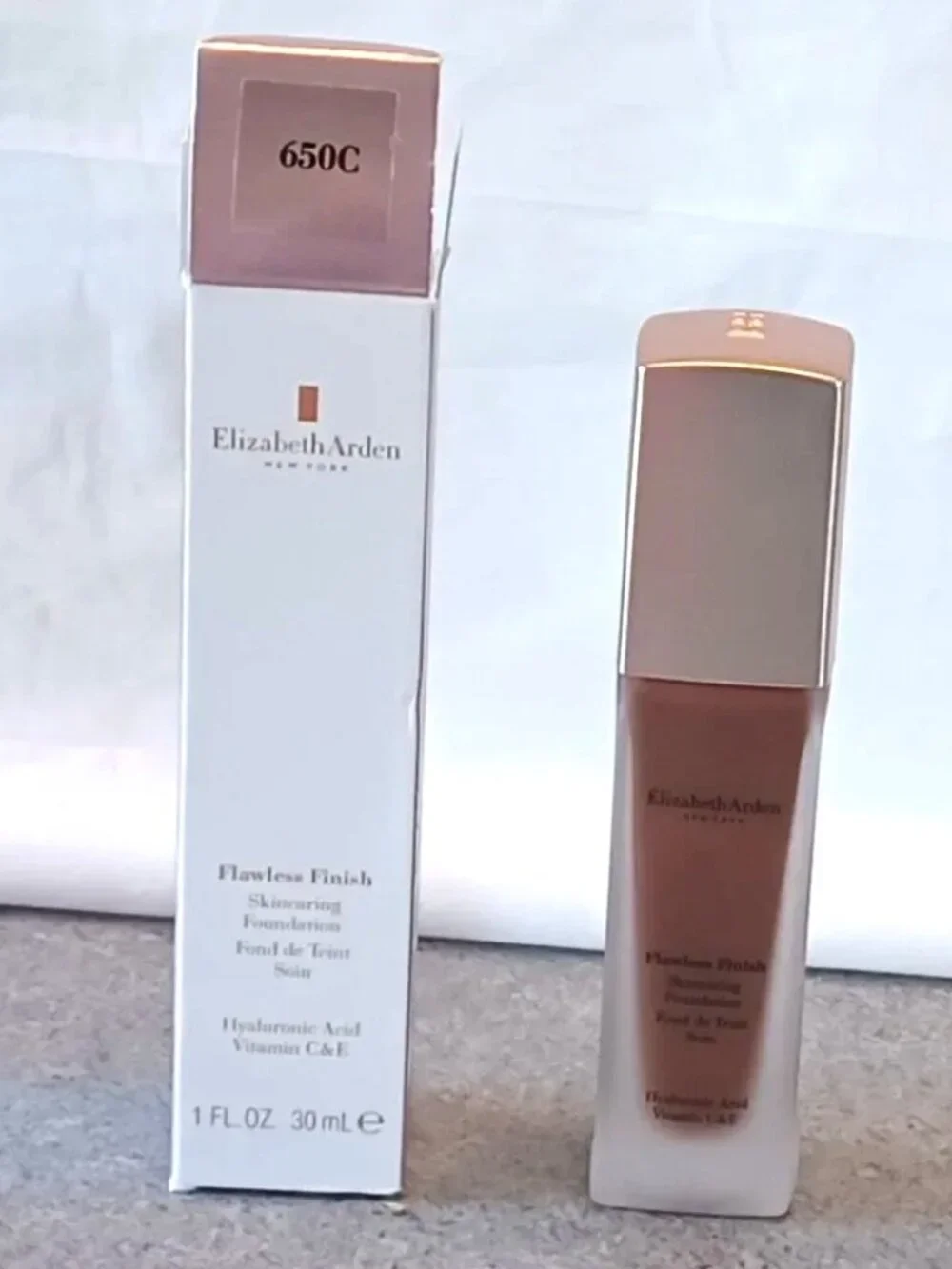 NEW In Box Elizabeth Arden Flawless Finish Skincaring Buildable Foundation 650C